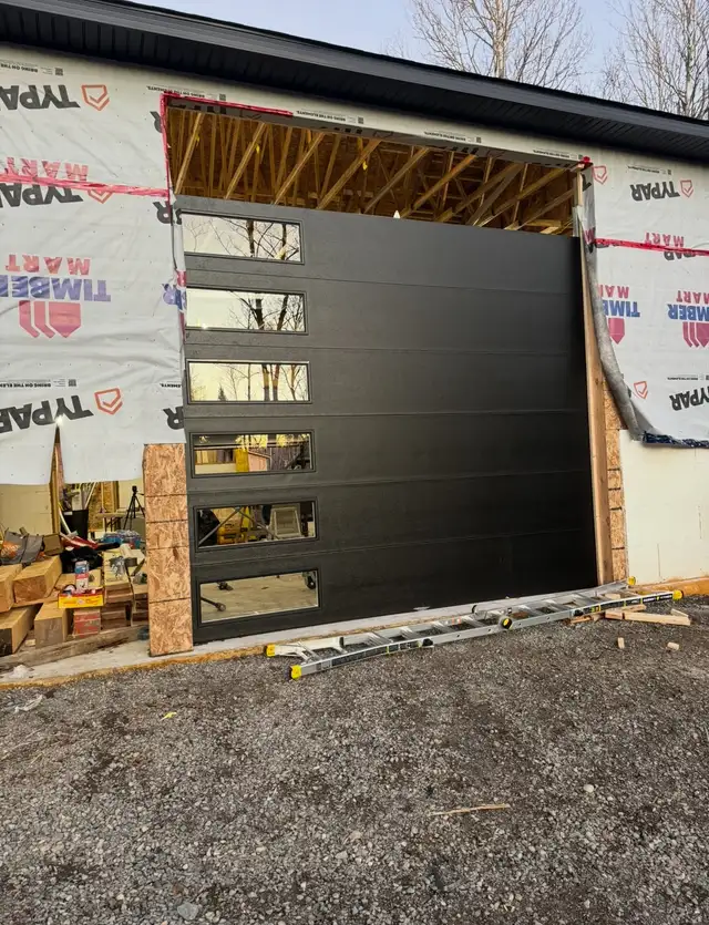 Garage doors SUPPLER in Garage Doors & Openers in Granby - Image 6