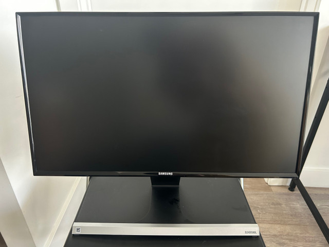 28” Samsung 4K Monitor || 1 Ms Response time in Monitors in Calgary - Image 2