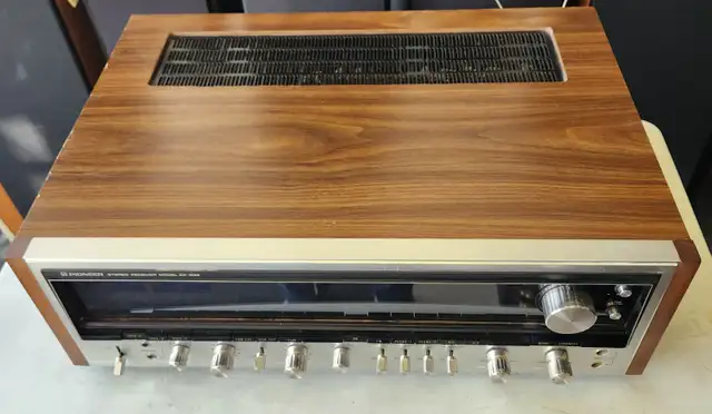 PIONEER SX-939  FLAGSHIP VINTAGE STEREO RECEIVER in Stereo Systems & Home Theatre in City of Toronto - Image 3