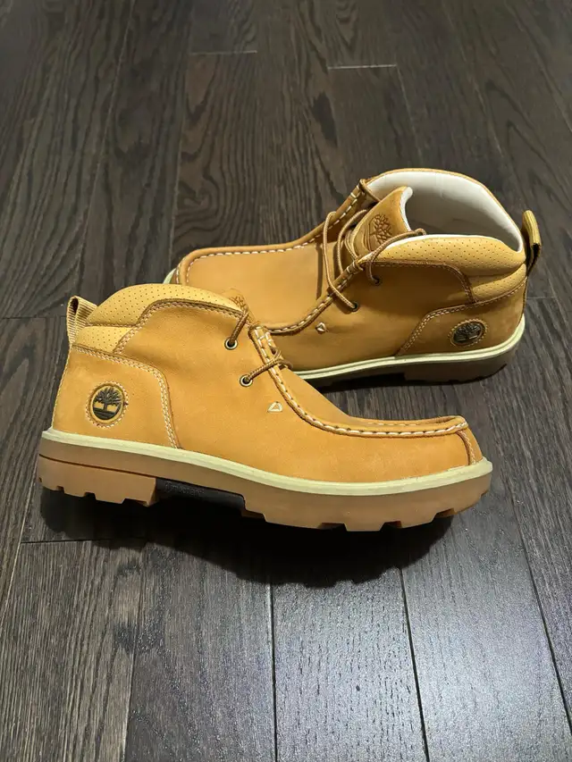 Timberland Boots in Men's Shoes in City of Toronto - Image 2