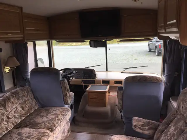 motorisé classe A fleetwood bounder 34 p 1998 in RVs & Motorhomes in Sherbrooke - Image 8