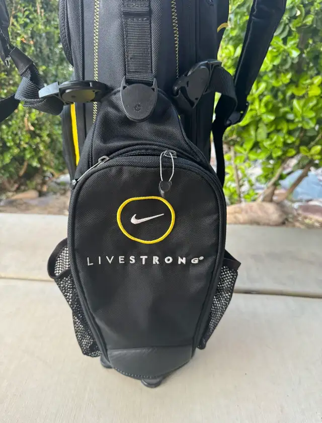 Nike LIVESTRONG Golf stand bag in Golf in Belleville - Image 9