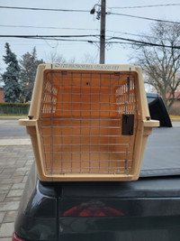Pet Carrier/Small Kennel