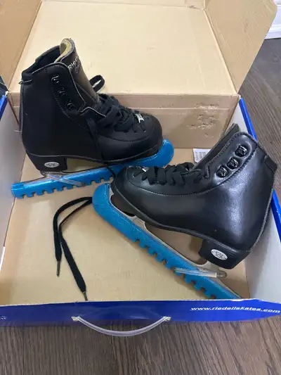 figure skates, View more