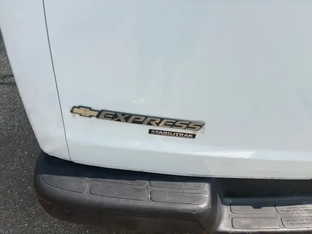 2015 GMC 3500 Express Cargo Van545693683533762561