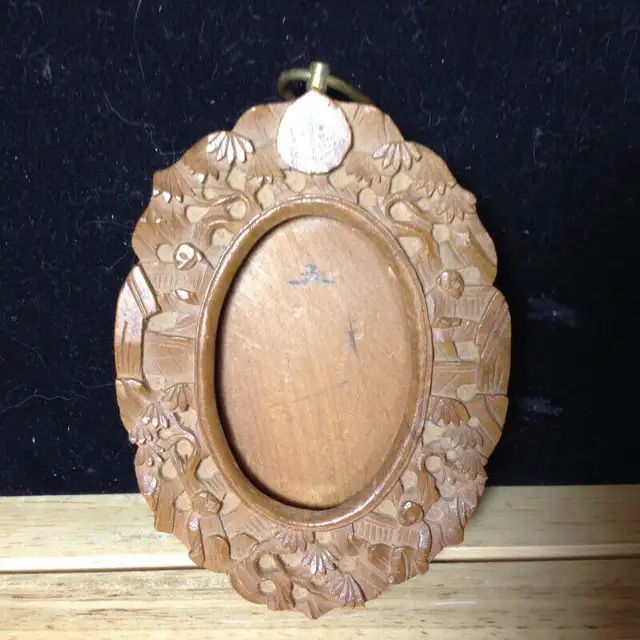 Chinese Antiques Wood Frame in Arts & Collectibles in Vancouver - Image 2
