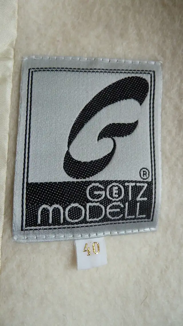 Women's Wool Jacket in Women's - Tops & Outerwear in Calgary - Image 3