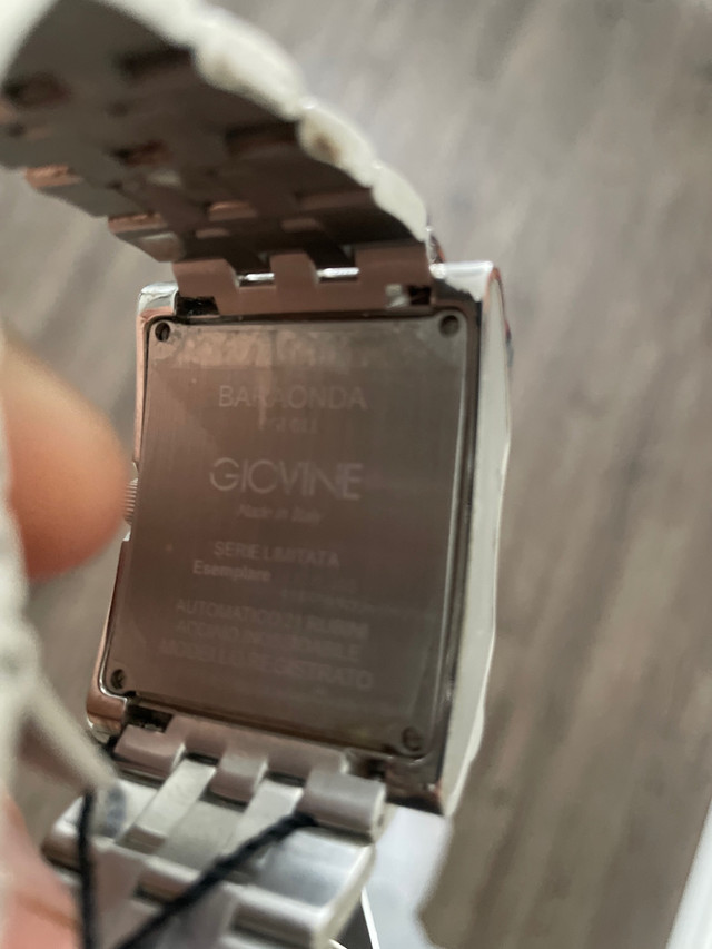 Giovine watch  in Jewellery & Watches in Calgary - Image 4