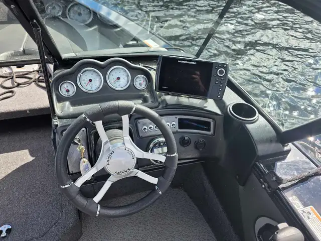 2024 Lund Fully Loaded Fish & Ski in Powerboats & Motorboats in North Bay - Image 8