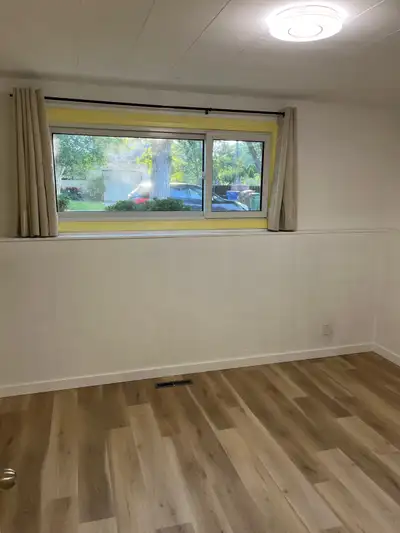 Room rent in just renovated house in a good community at south side of Regina, close to university &...