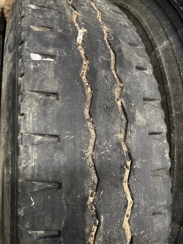 8 semi tires in Tires & Rims in Saskatoon - Image 6