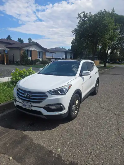 2017 Hyundai Santa Fe 2.4L AWD, Fully loaded, Car has Hyundai Remote Starter, original owner, always...