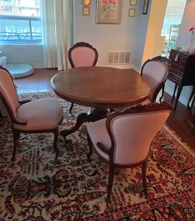 Victorian Mahogany Dining table and 5 Slipper chairs, View more