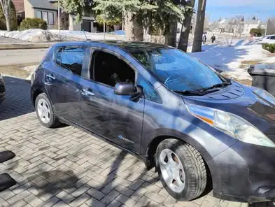 Nissan Leaf 2013 100 % électrique, modèle SV. En très bon état, peu de kilométrage, fonctionne parfa...
