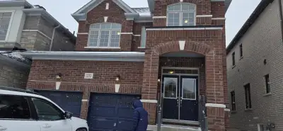Stunning Family Home in a Prime Oshawa Location! Welcome to this beautifully maintained, carpet-free...