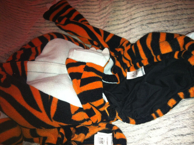 Tiger Costume Baby Babys Dress Cushioned Coat Cat Head Pant Set in Costumes in Markham / York Region - Image 2