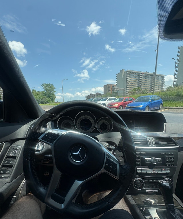 2013 Mercedes-Benz C300 4MATIC – 78,592 km – Excellent Condition — photo 4