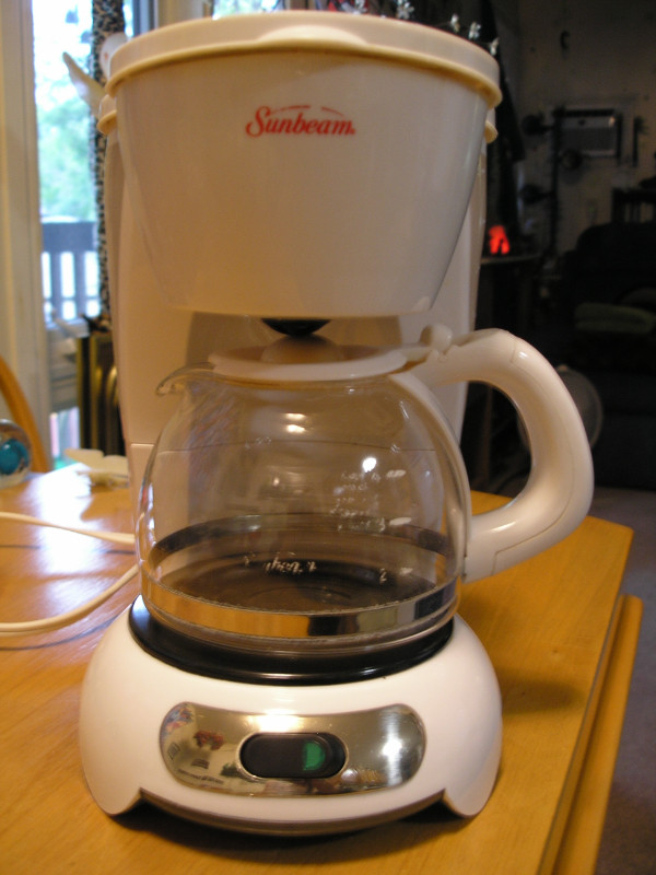 Sunbeam 5-cup Coffee Maker in Coffee Makers in Saskatoon