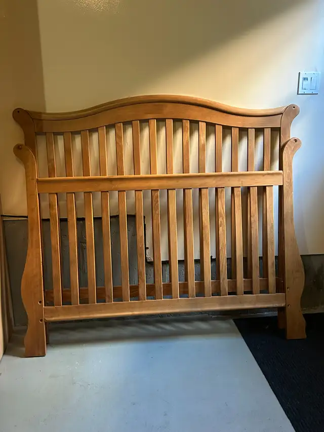 Lit double en bois (couchette transformé en lit) ! in Beds & Mattresses in Laval / North Shore - Image 3