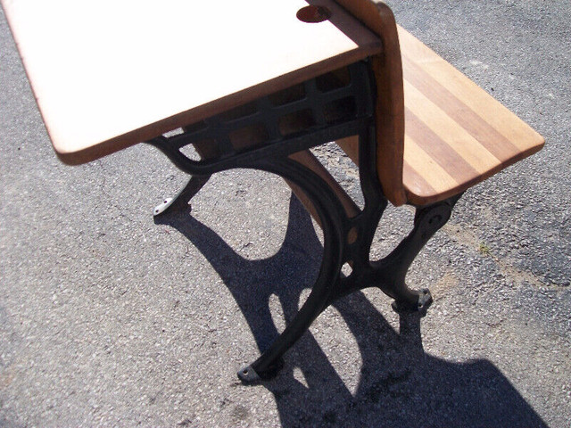 1900s School Desk The C.O. & S.F. CO. LTD Preston Ont in Desks in Oakville / Halton Region - Image 3