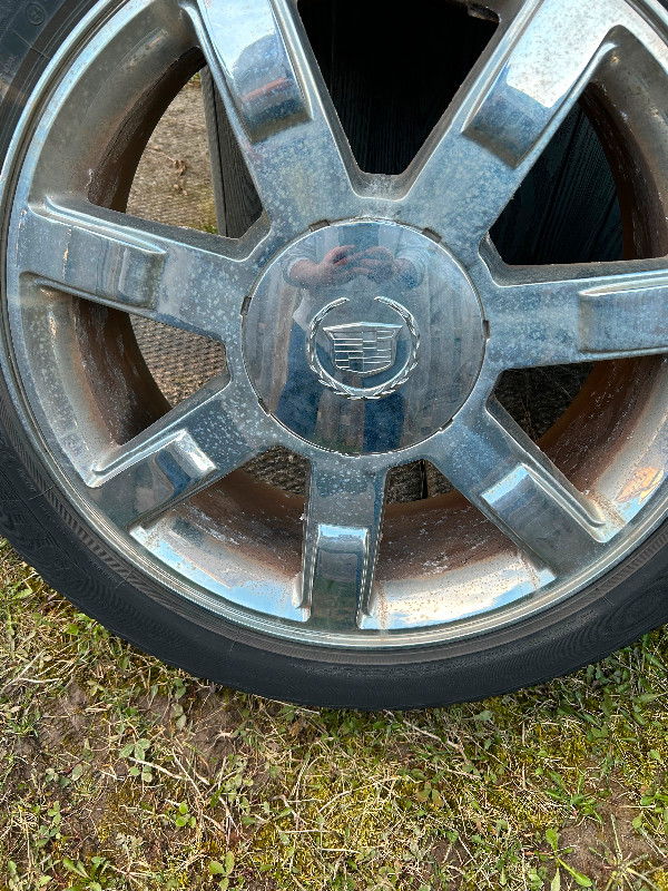 Cadilac 22 inch factory wheels in Tires & Rims in Mississauga / Peel Region - Image 2