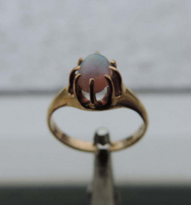 14K GOLD AND OPAL RING in Jewellery & Watches in Kitchener / Waterloo