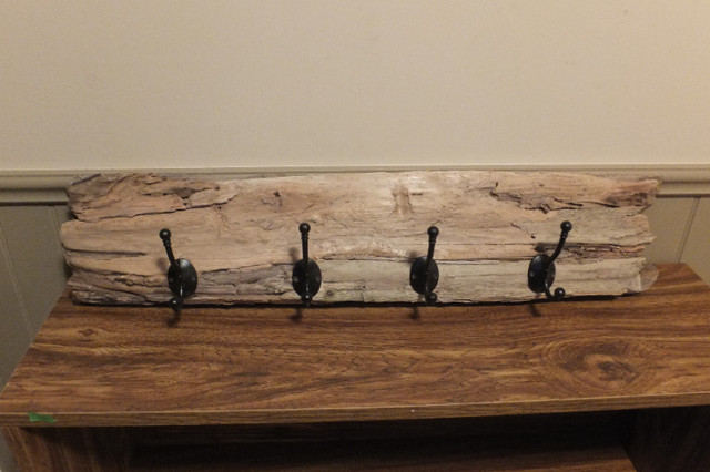 Rustic Coat Racks in Home Décor & Accents in Ottawa - Image 2