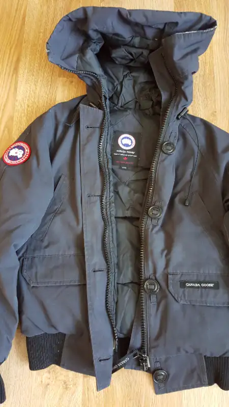Canada Goose Women's Chilliwack Bomber Heritage Jacket - $120 in Women's - Tops & Outerwear in Calgary - Image 5