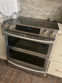 High end Samsung stove/cooktop 