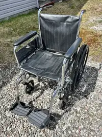 Breezy EC 2000 WHEELCHAIR FOR SALE, SELDOM USED.