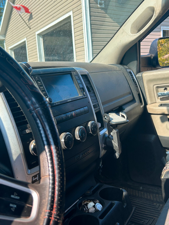 2011 dodge ram 5.7 in Cars & Trucks in City of Halifax - Image 4