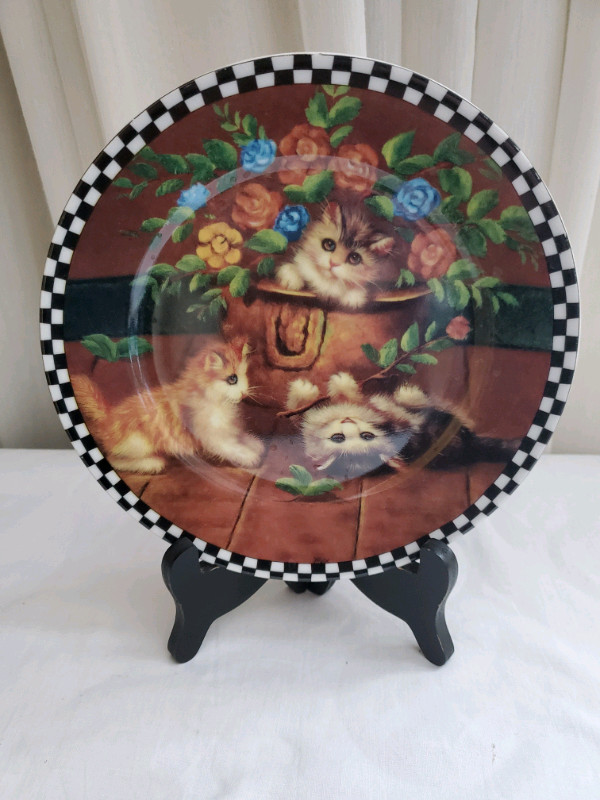 Purrfect Trio Cat Kittens Collector Plate in Arts & Collectibles in Winnipeg