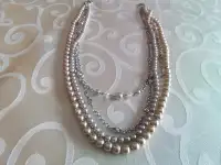 MULTI-STRAND PEARLS / SILVERTONE CHAINS INTERCHANGEABLE NECKLACE