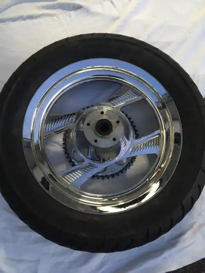 Mag 16’’ chromé pour Shovelhead ou autre, avec sprocket et disque brake,parfait pour bike custom Plu...