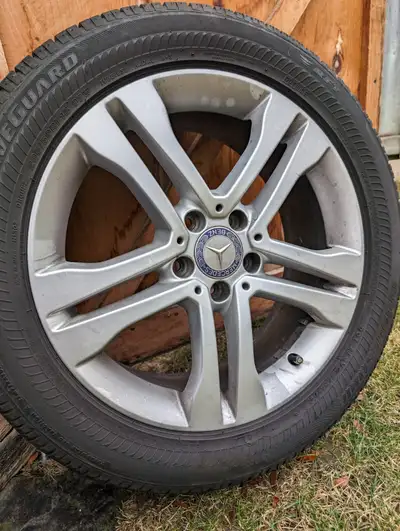 On offer is a set of 4 Bridgestone all seasons - DRIVEGUARD PLUS and genuine 18inch Mercedes Benz Ri...