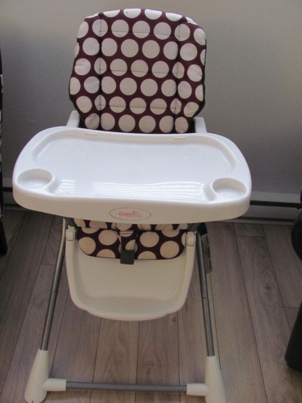 New Price * CHAISE HAUTE  – HIGH CHAIR * Nouveau prix in Feeding & High Chairs in Gatineau - Image 2