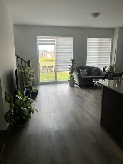 A spacious private room available from October 1st for rent in a townhouse on Forestwalk St, near Fi...