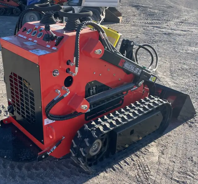 2025 brand New AGT 23 hp Mini Compact Track Loader  skid steer in Other in Muskoka - Image 5