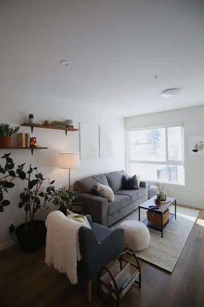 Fully furnished 2 bedroom Condo located in Kamloops Includes: -All utilities (heating+cooling, water...