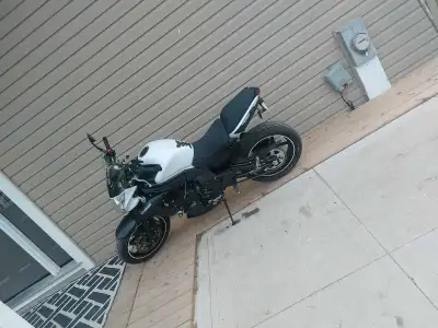 2014 kawasaki er6n (abs) 650cc in very good condition, has 20,000 kms, well taken care of, never dro...