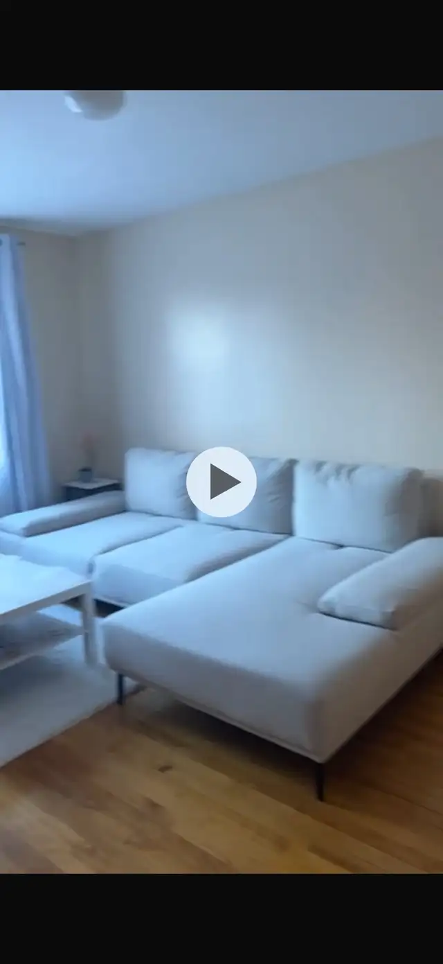 sofa / canapé  in Other in Longueuil / South Shore - Image 3