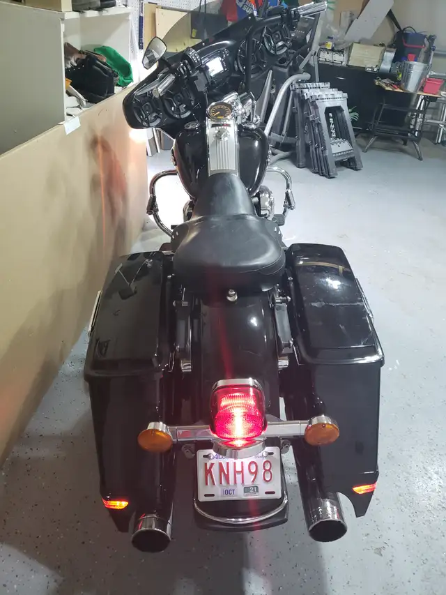 Selling a Harley-Davidson Road King motorcycle. It's in good con in Street, Cruisers & Choppers in Edmonton - Image 7