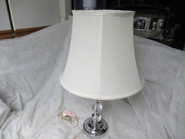 Table Lamp in Indoor Lighting & Fans in City of Toronto - Image 3