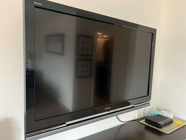 SONY BRAVIA with mounting wall stand  in TVs in Mississauga / Peel Region - Image 2