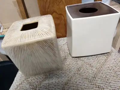 2 Ceramic Kleenex Holders Cream / Brown $15.00 Pair Text or Call 780-695-9600 For faster response Ca...