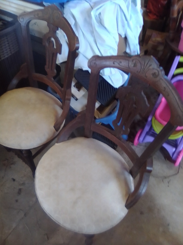 REDUCED $$$$$2 antique,1 rocking chairs in Chairs & Recliners in Stratford - Image 4