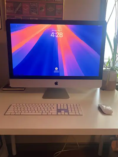 iMac 27” (2020) w/ desk and chair, View more