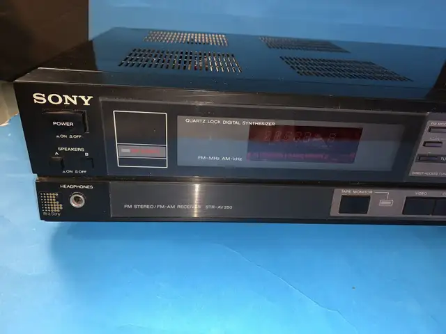 Vintage 90s Sony AV receiver Fm Am Stereo Str-AV250 $109 in Arts & Collectibles in Markham / York Region - Image 4