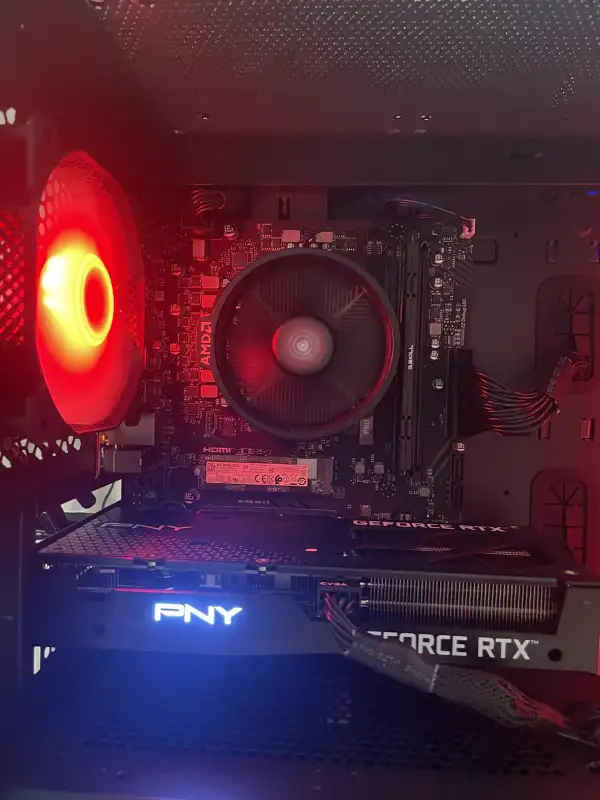 PC Gamer / Gaming PC - Nvidia GeForce RTX 4060 + Ryzen 7 5700 in Desktop Computers in City of Montréal - Image 4