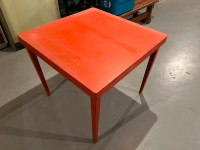 Table pliante en bois 3' x 3'